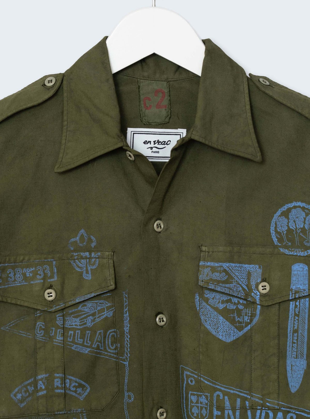 Chemise N°1042 - Ecussons En Vrac